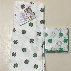KitchenAid White and Green Shamrock Towel and Roobee Beverage Napkins (40ct)